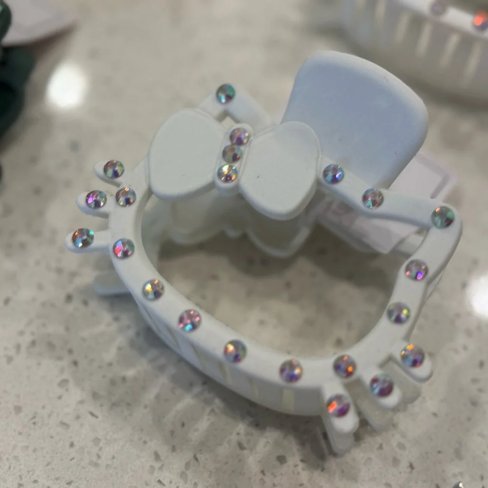 Hello kitty Clips with Rhinestones - Picture 8 of 8